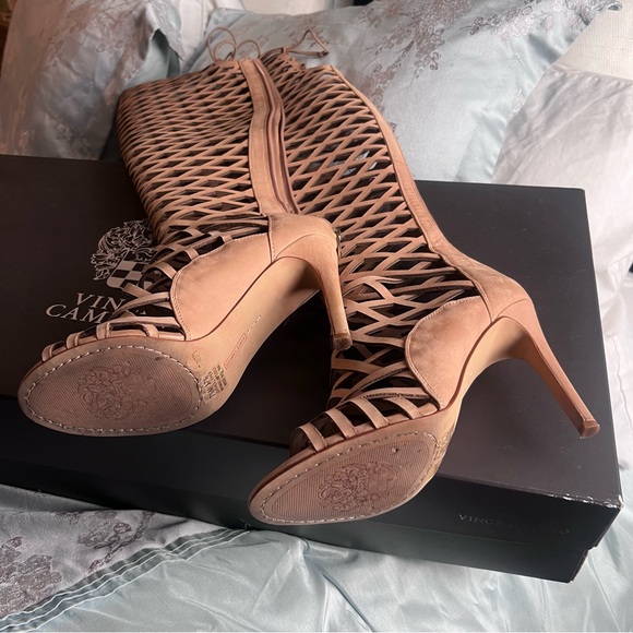 Elegant Tan Women's Heeled Sandals - Picture 3 of 7